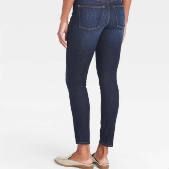 Women's Mid-Rise Skinny Jeans - Universal Thread™ - Dark Denim Wash - 18 - Picture 5 of 10